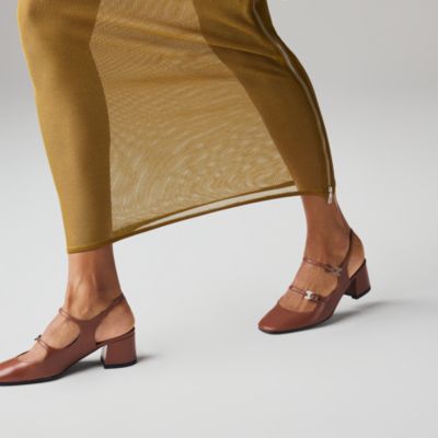 エルメス HERMES　パンプス　バックストラップ　ベージュ　レザー エルメス HERMES パンプス バックストラップ ベージュ レザー